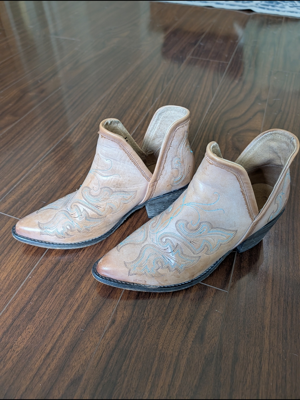 Circle G By Corral Tan Embroidered Western Mule Booties - Size 8.5